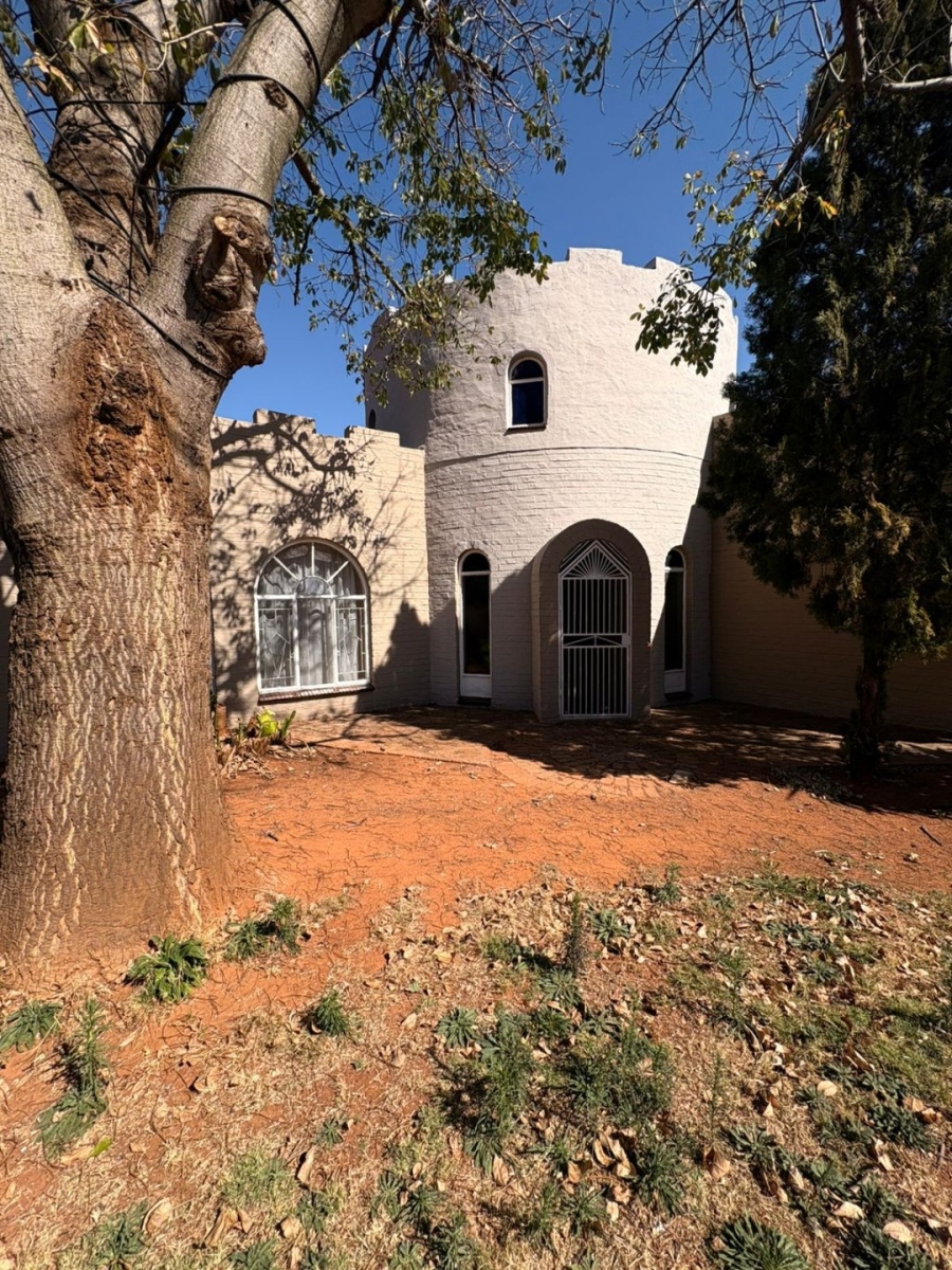 4 Bedroom Property for Sale in Stilfontein Ext 4 North West